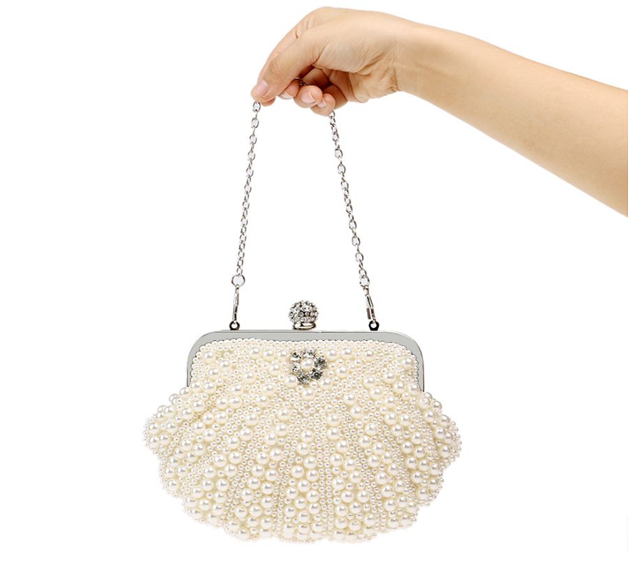 Manual Pearl Clutch Bag 02